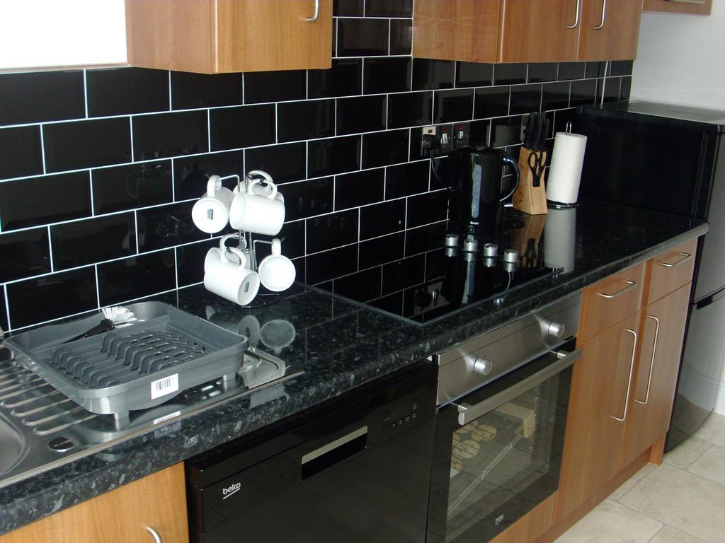 Lockinbar Holiday Apartments Tenby Exteriör bild