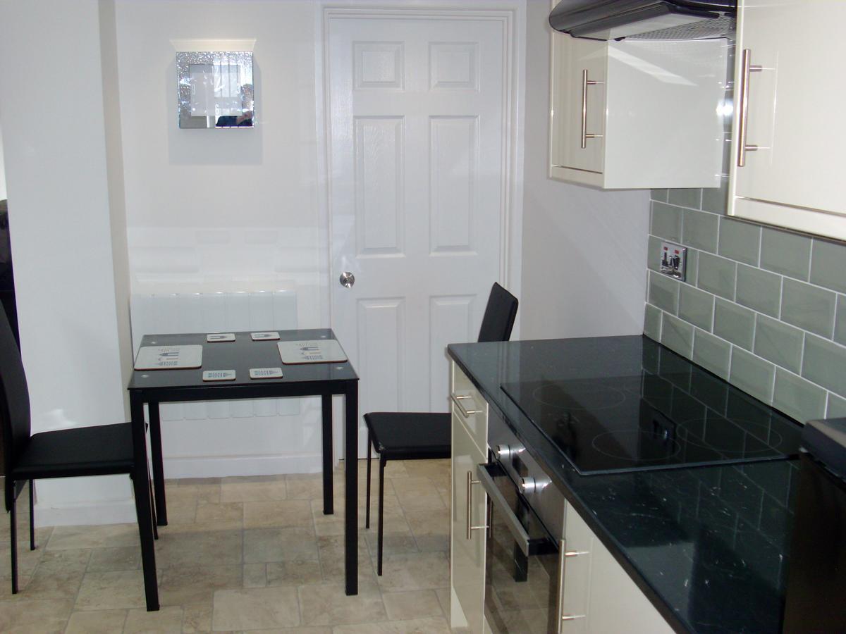 Lockinbar Holiday Apartments Tenby Exteriör bild