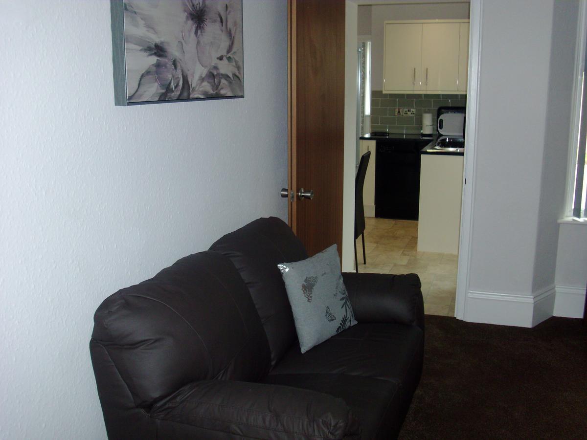 Lockinbar Holiday Apartments Tenby Exteriör bild